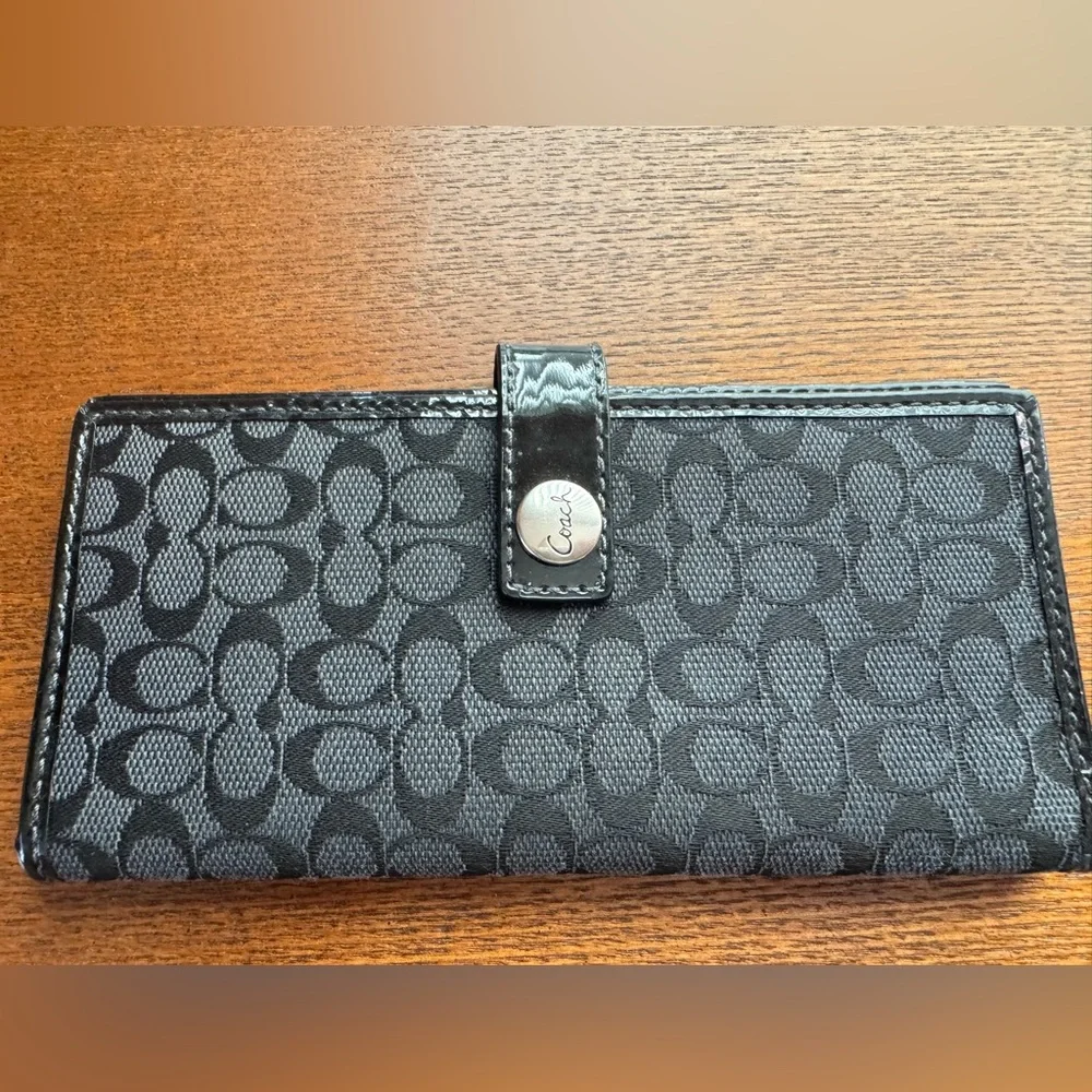 Coach Signature Black Canvas Slim Wallet W/ Patent Leather Trim - Picture 1 of 15